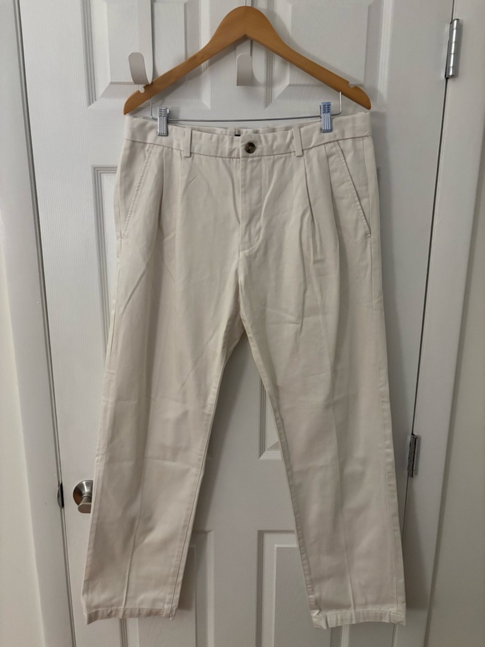 H&M Men's Cream Pleated Chinos